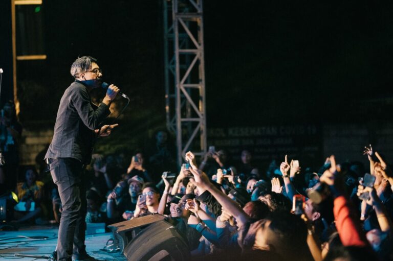 Exploring the Evolution from Independent Gigs to Music Festivals in Jogja
